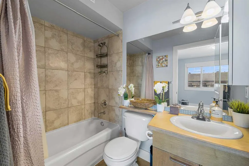 2111 34 Avenue SW, #201