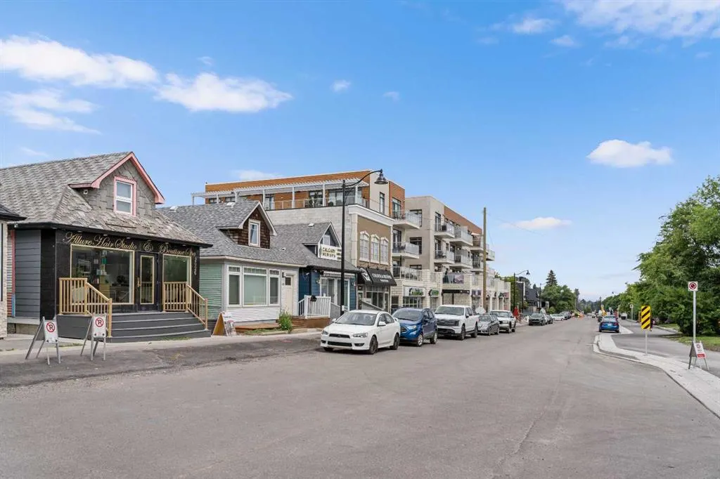 2111 34 Avenue SW, #201