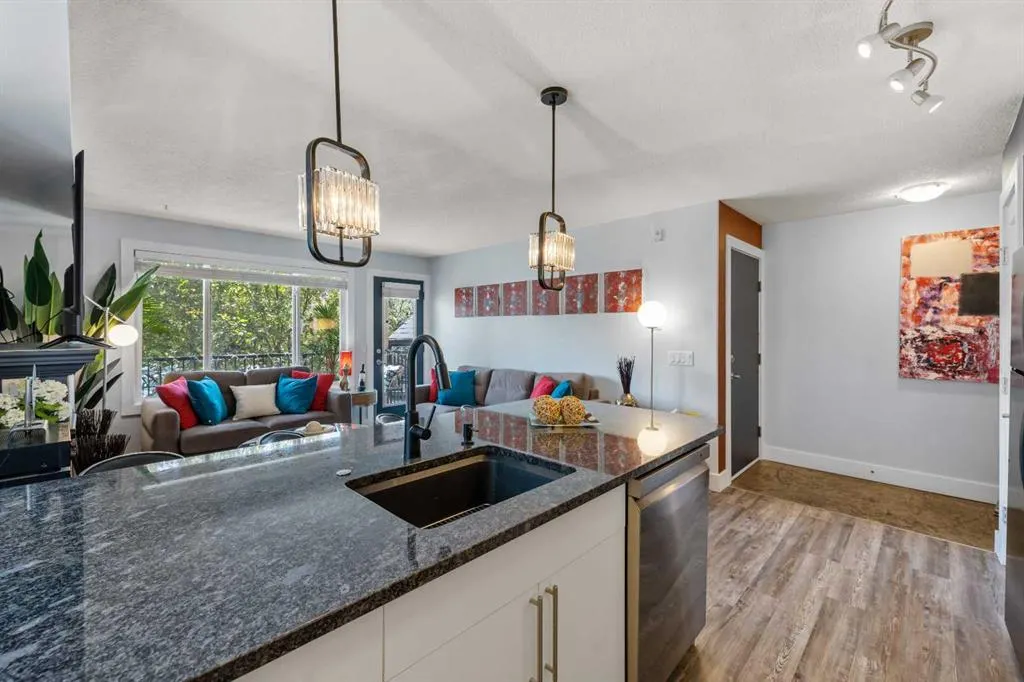 2111 34 Avenue SW, #201
