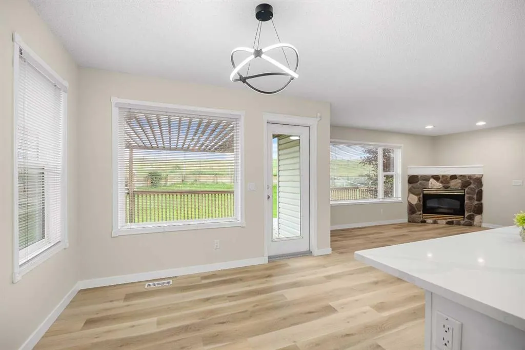 99 Arbour Crest Rise NW