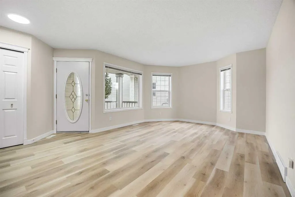 99 Arbour Crest Rise NW