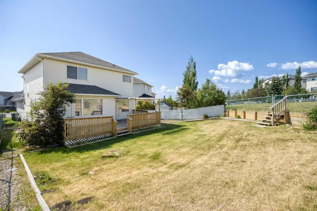 99 Arbour Crest Rise NW