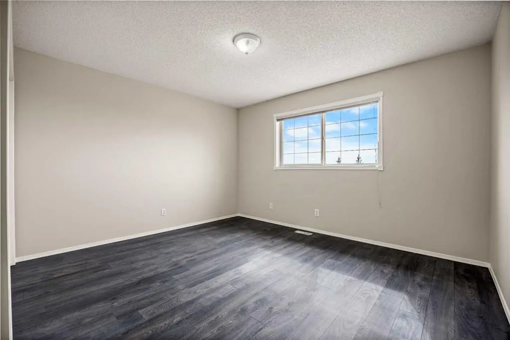 99 Arbour Crest Rise NW