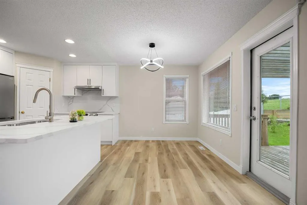 99 Arbour Crest Rise NW