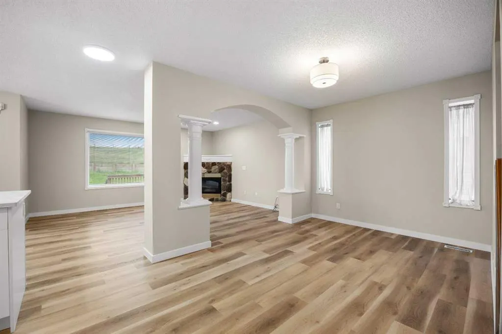 99 Arbour Crest Rise NW
