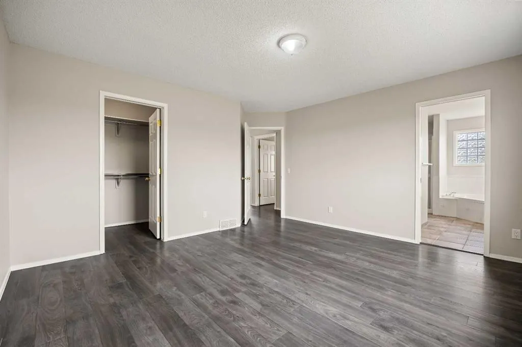 99 Arbour Crest Rise NW