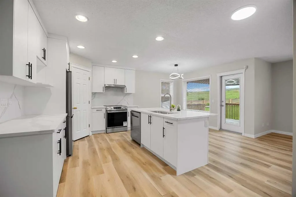 99 Arbour Crest Rise NW