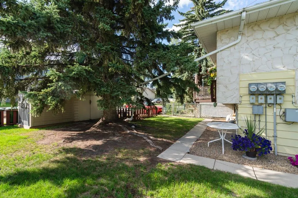 4118 60 Street, #2