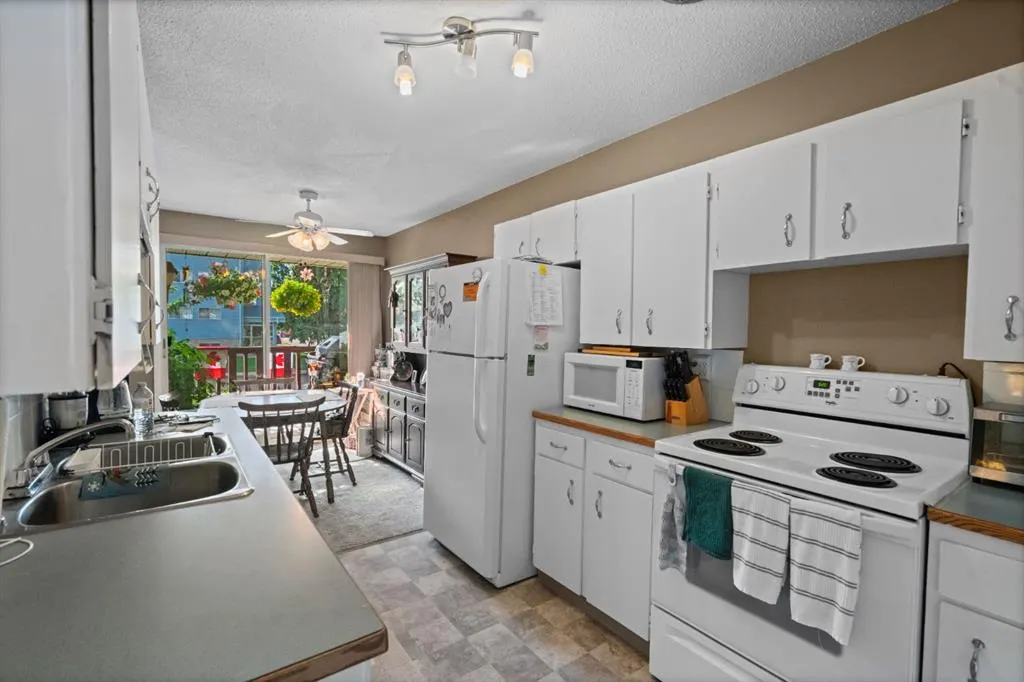 4118 60 Street, #2