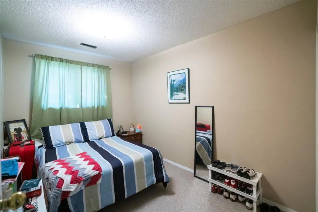 4118 60 Street, #2