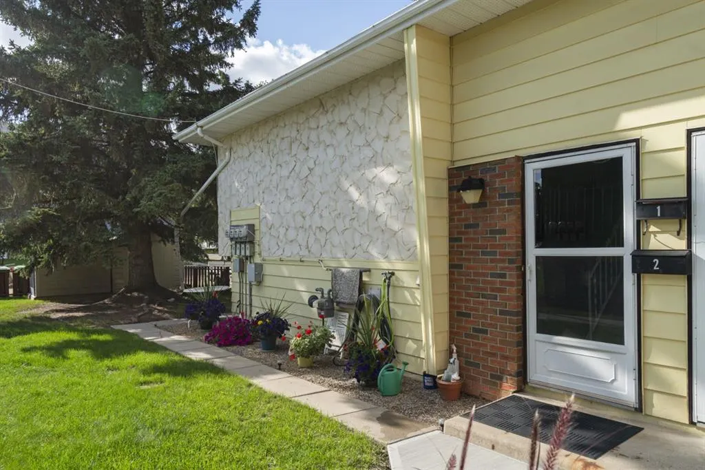 4118 60 Street, #2