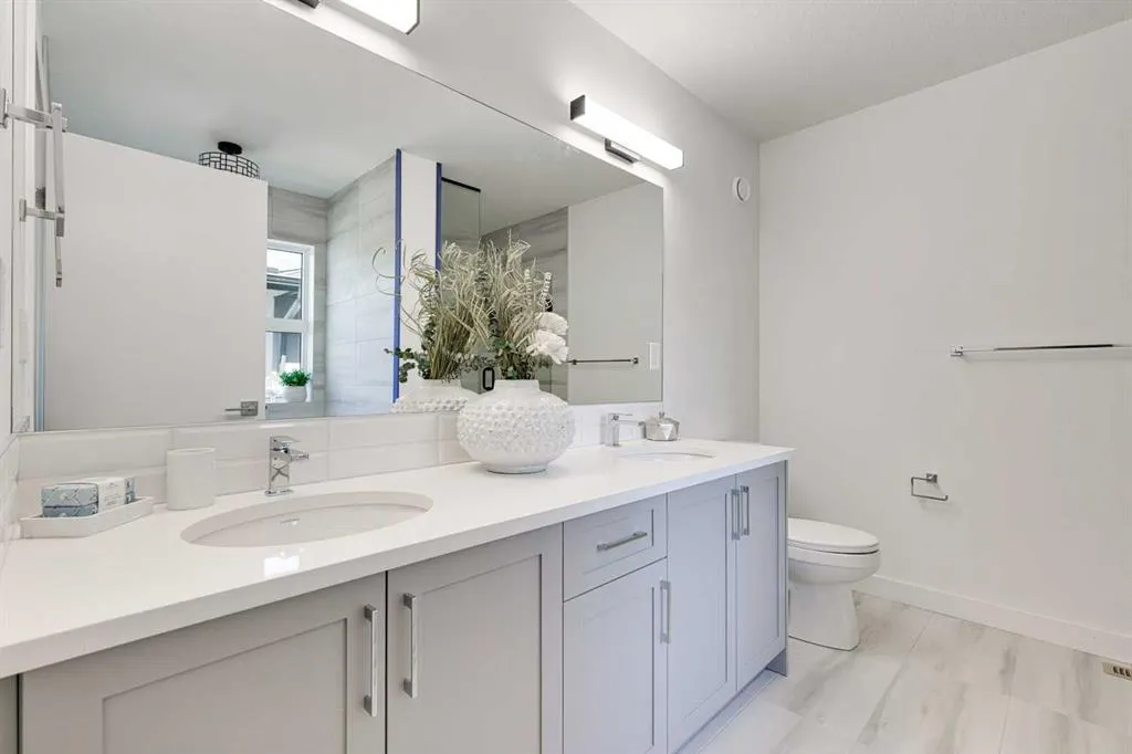 4534 17 Avenue NW, #2