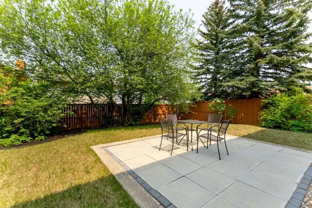 72 Edforth Crescent NW