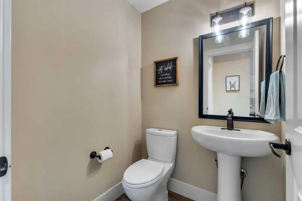 255 Coopers Hill SW