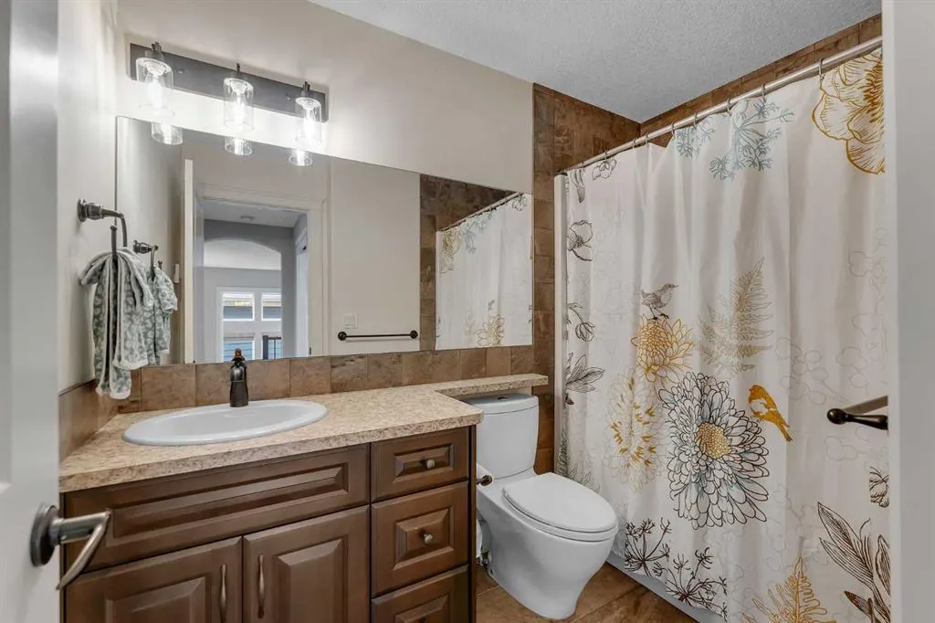 255 Coopers Hill SW