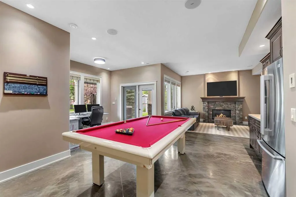 255 Coopers Hill SW