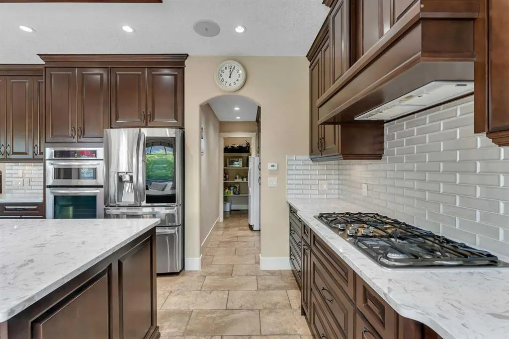 255 Coopers Hill SW