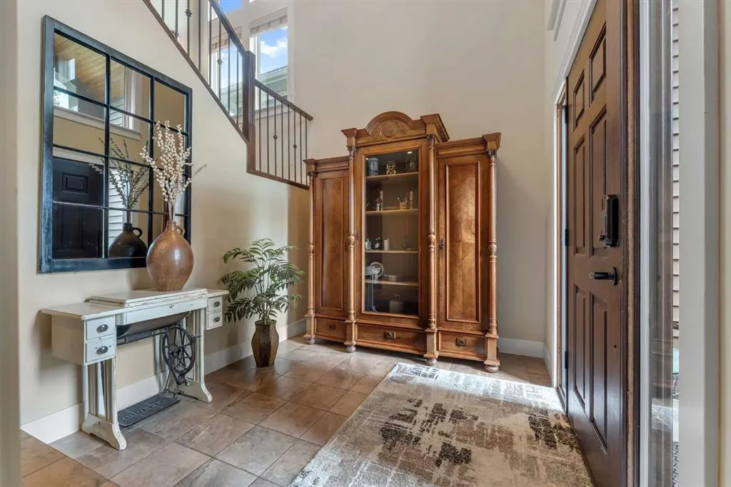 255 Coopers Hill SW