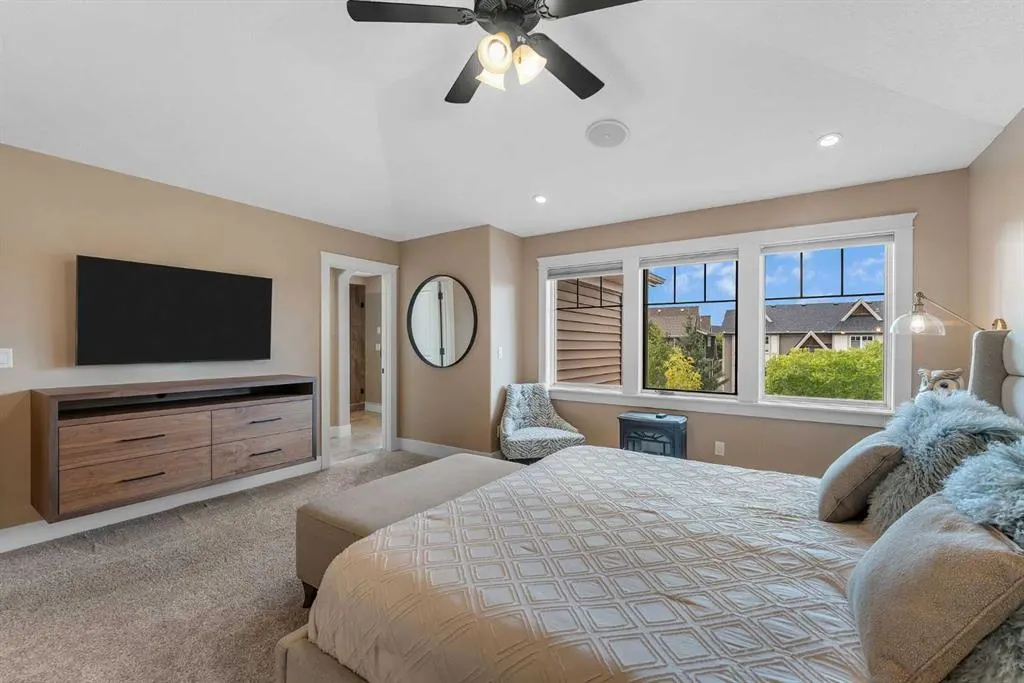 255 Coopers Hill SW