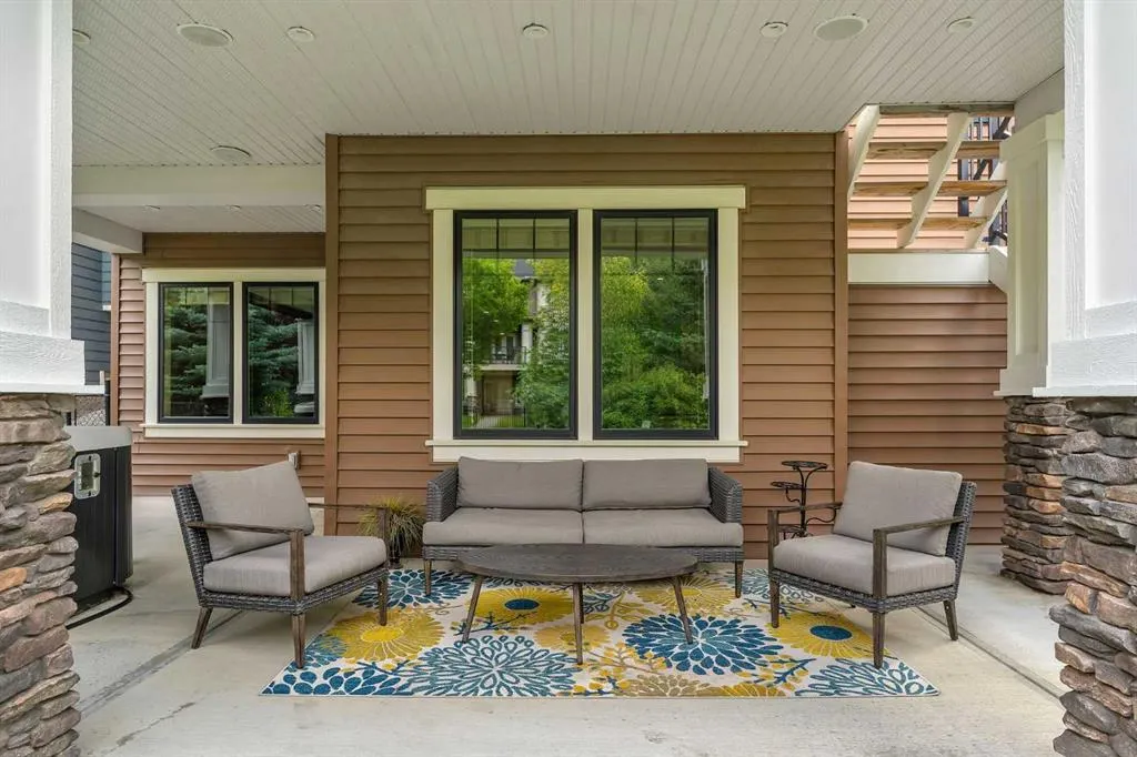 255 Coopers Hill SW