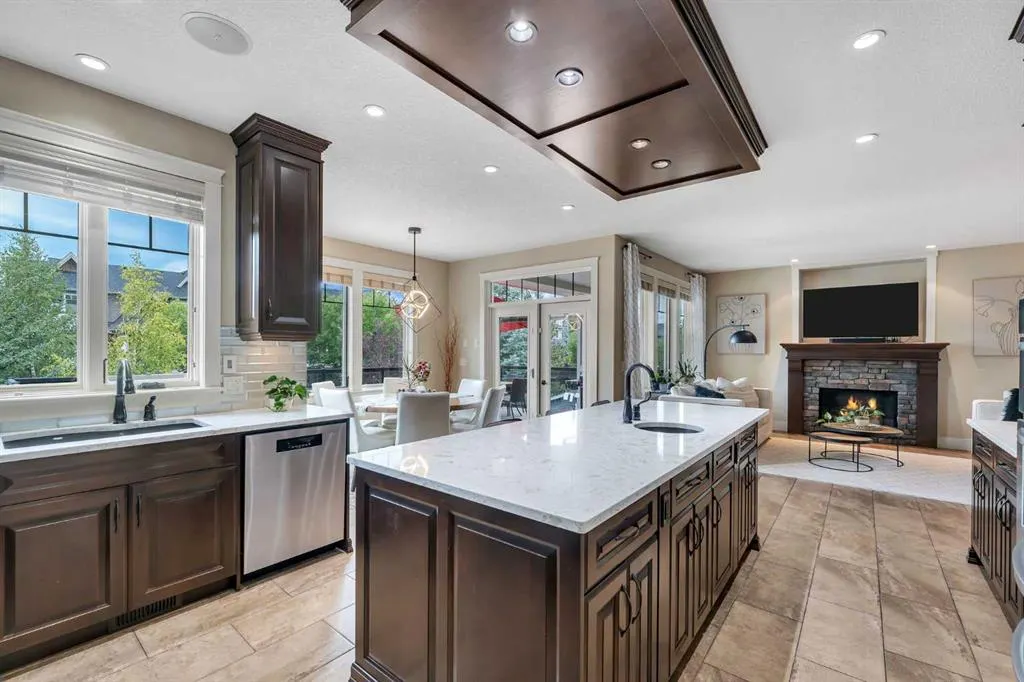 255 Coopers Hill SW