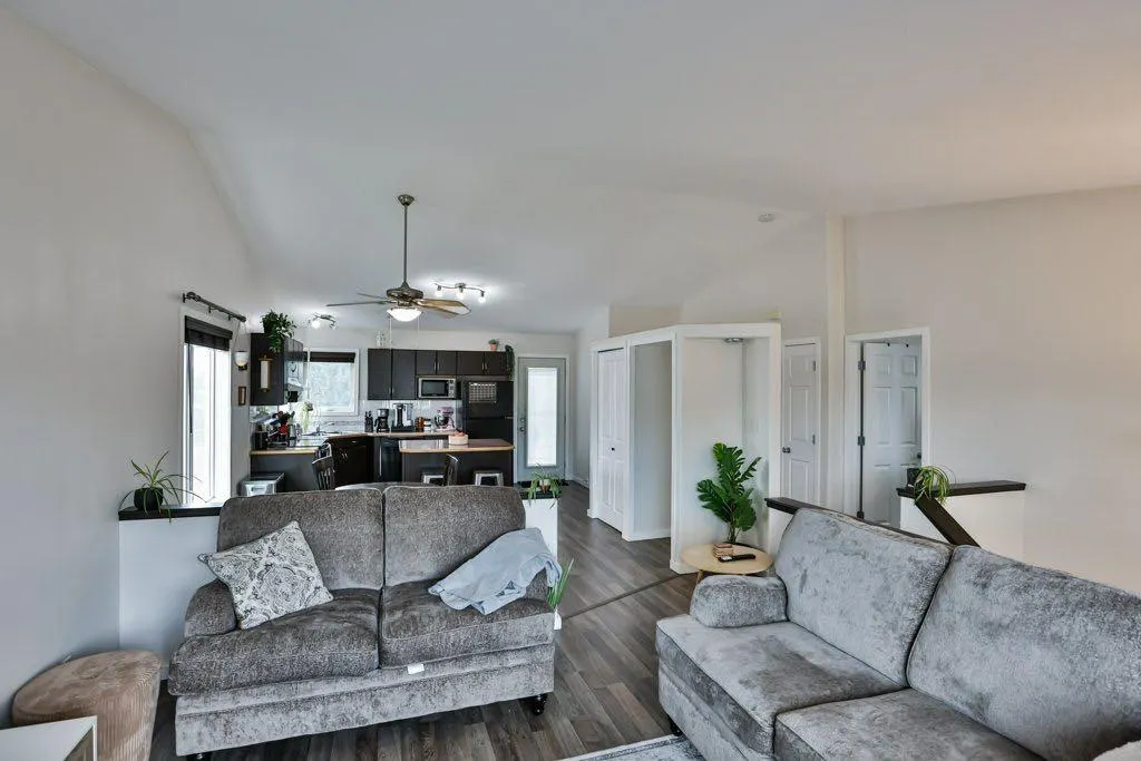 36 Blackfoot Circle W