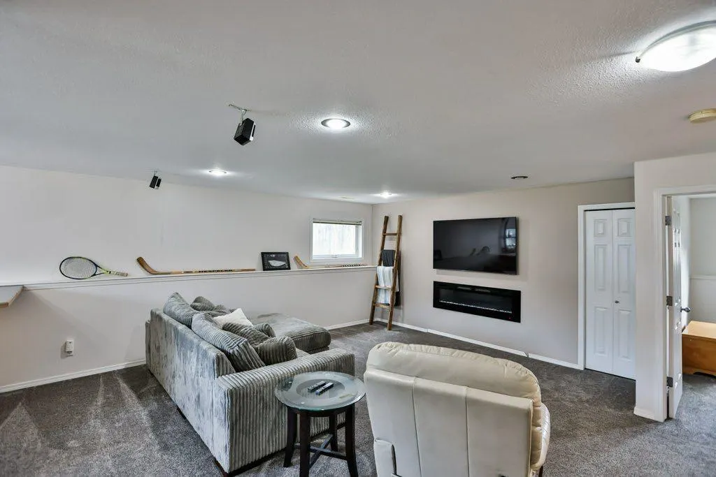 36 Blackfoot Circle W