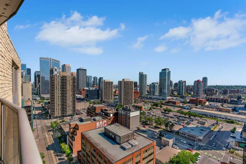 683 10 Street SW, #2003