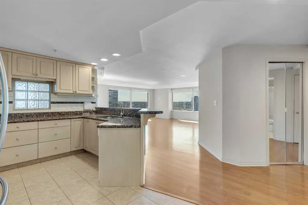 683 10 Street SW, #2003