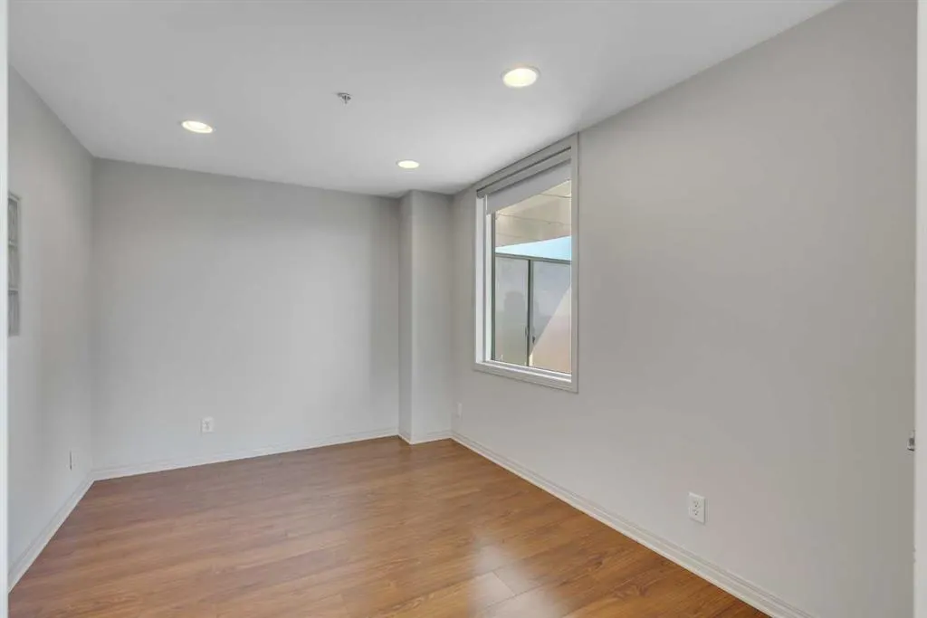 683 10 Street SW, #2003