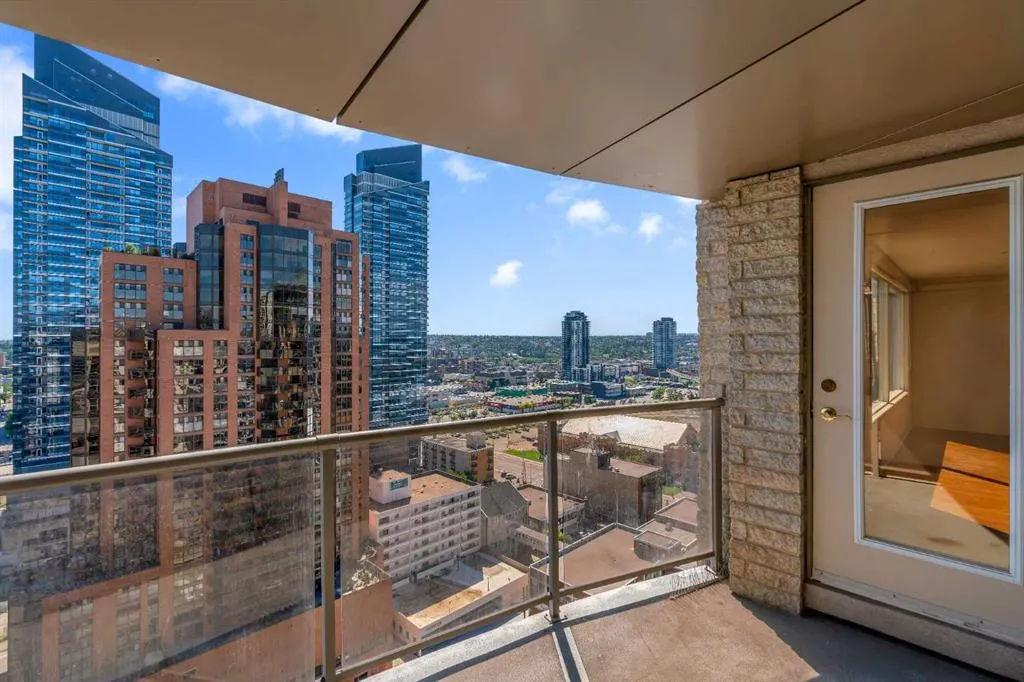 683 10 Street SW, #2003