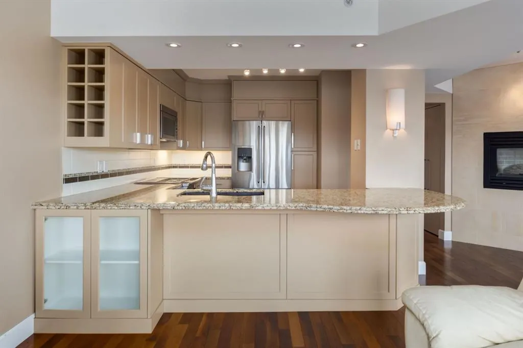 400 Eau Claire Avenue SW, #8704