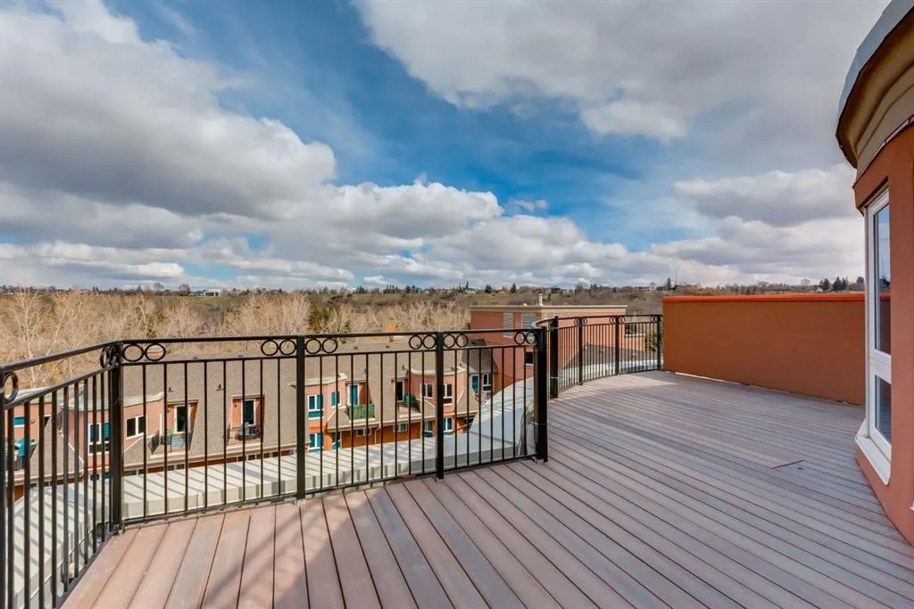 400 Eau Claire Avenue SW, #8704