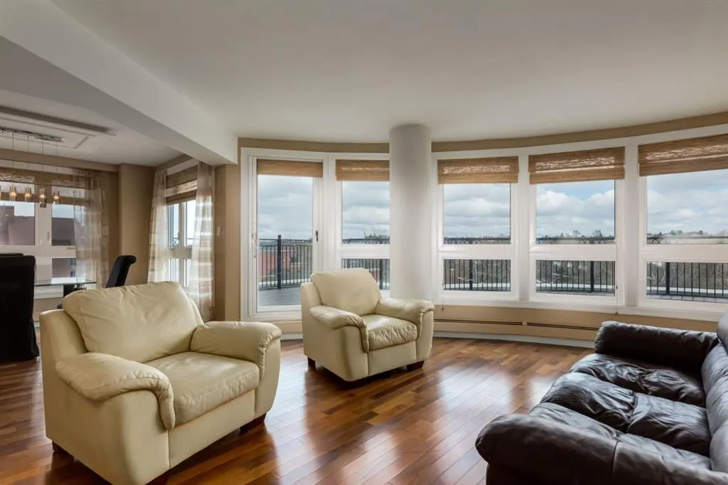 400 Eau Claire Avenue SW, #8704