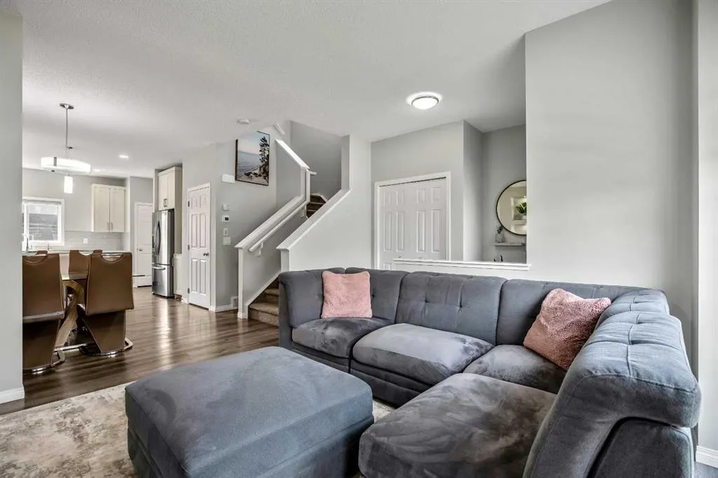 77 Walgrove Rise SE