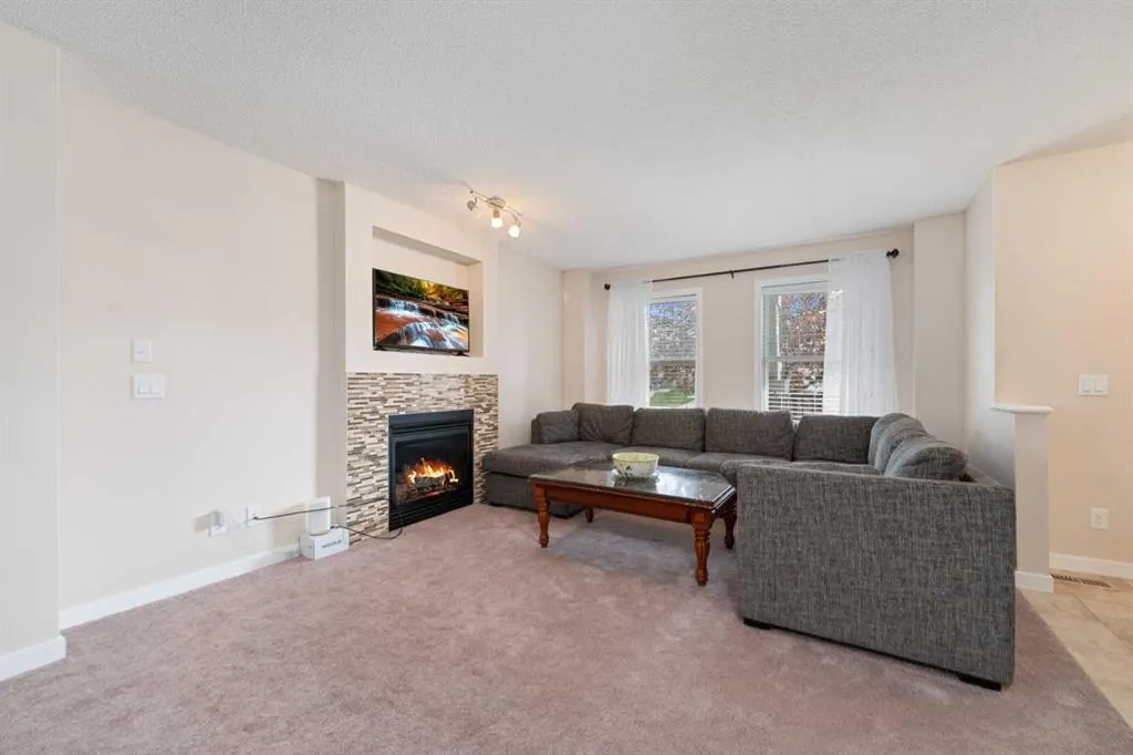 106 Panora Road NW