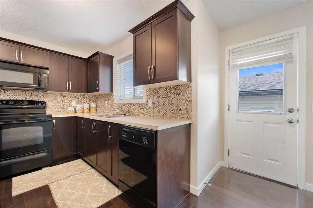 106 Panora Road NW