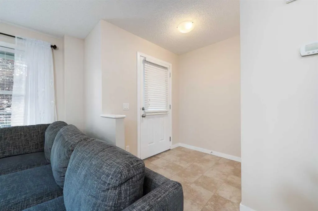 106 Panora Road NW