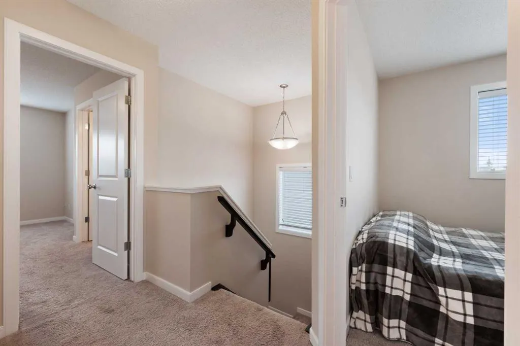 106 Panora Road NW