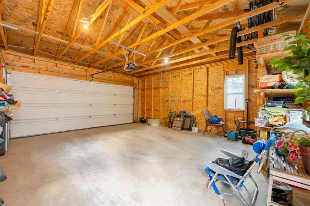 106 Panora Road NW