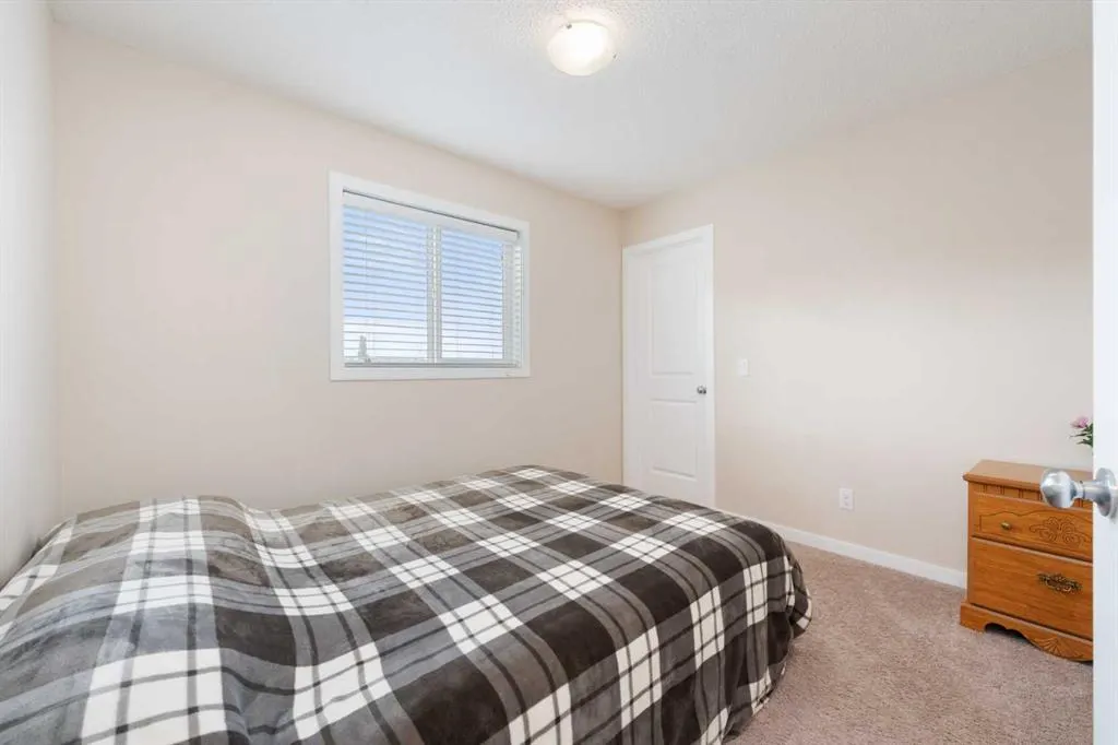 106 Panora Road NW