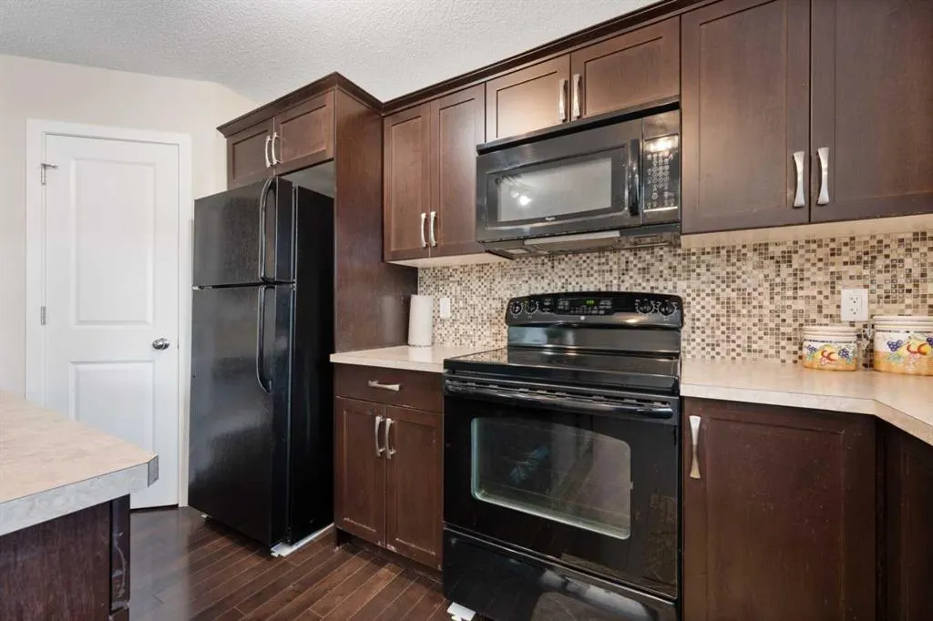 106 Panora Road NW