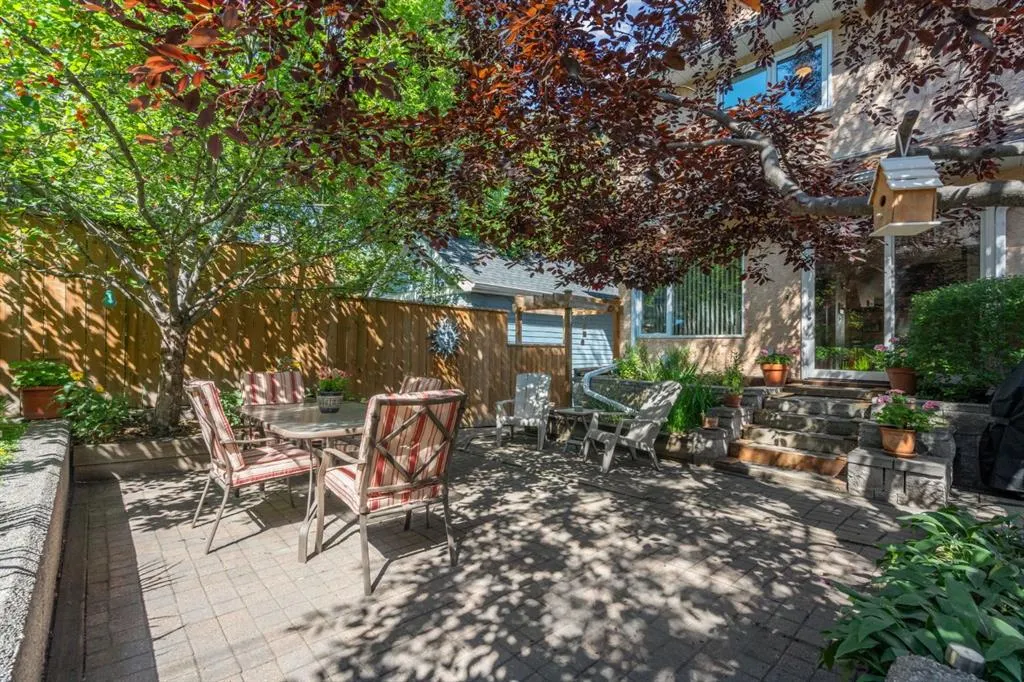 1809 28 Avenue SW