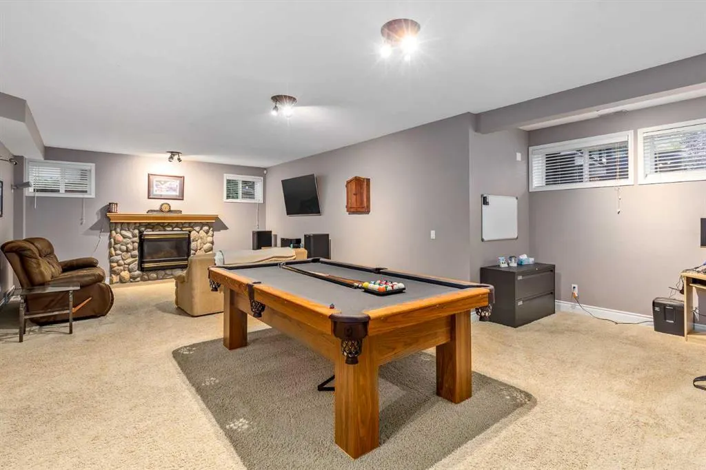 64 Douglasdale Crescent SE