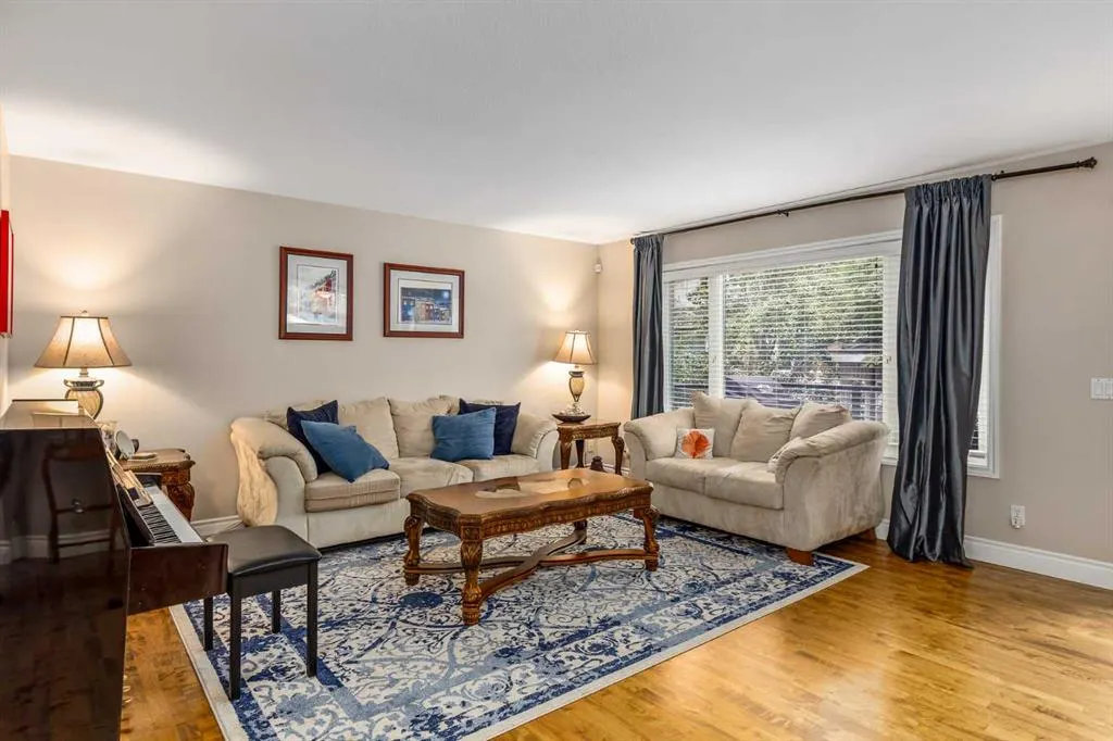 64 Douglasdale Crescent SE