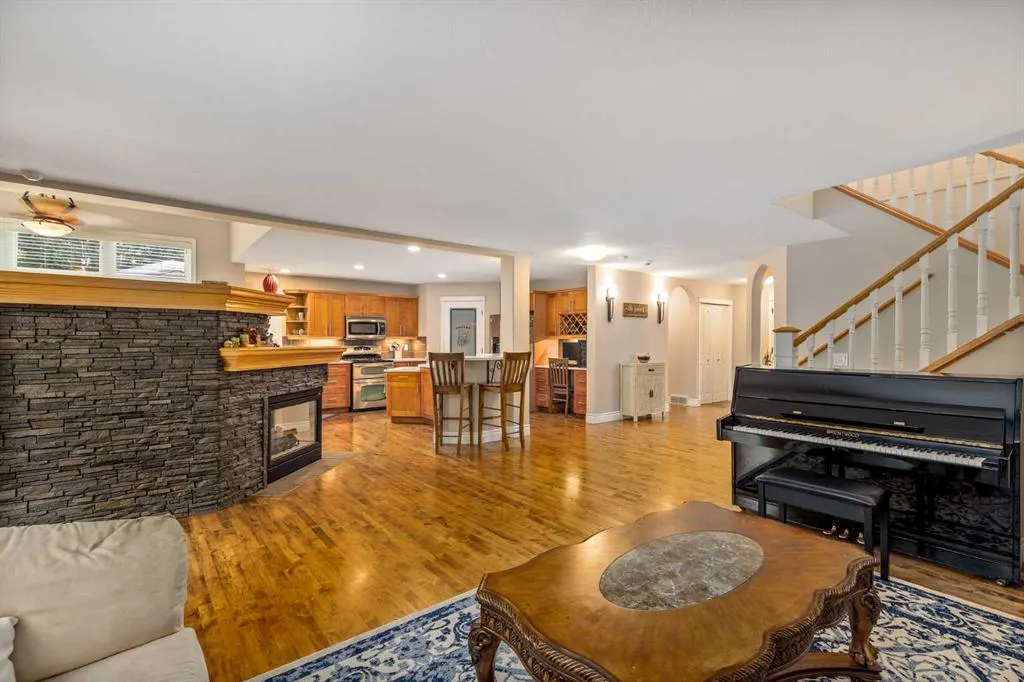 64 Douglasdale Crescent SE