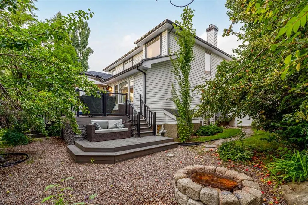 64 Douglasdale Crescent SE