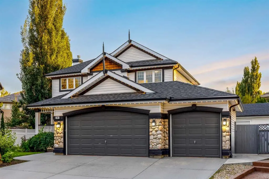64 Douglasdale Crescent SE