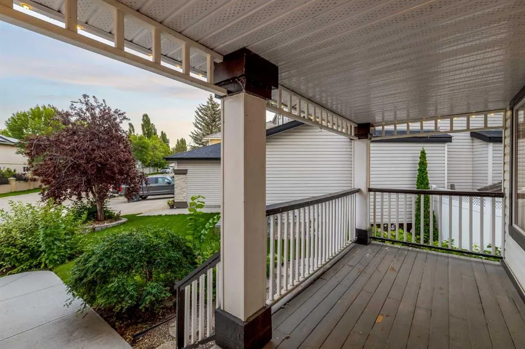 64 Douglasdale Crescent SE