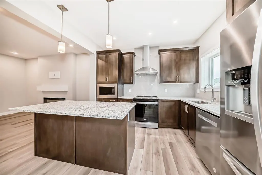 612 Baywater Manor SW